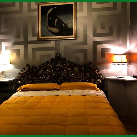La Finestra Sul Fiume Bed & Breakfast ฟอสซอมโบรเน ภายนอก รูปภาพ