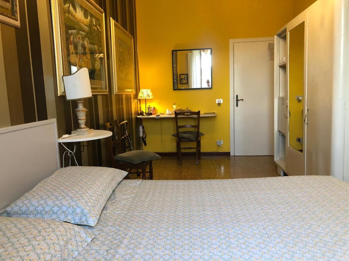 La Finestra Sul Fiume Bed & Breakfast ฟอสซอมโบรเน ภายนอก รูปภาพ