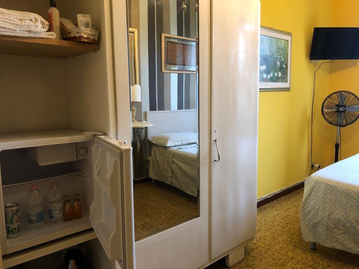 La Finestra Sul Fiume Bed & Breakfast ฟอสซอมโบรเน ภายนอก รูปภาพ