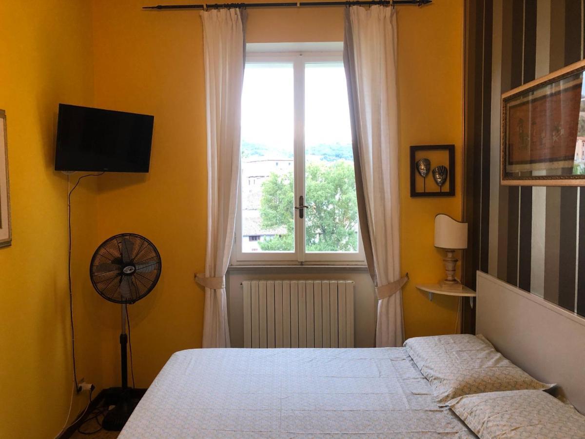 La Finestra Sul Fiume Bed & Breakfast ฟอสซอมโบรเน ภายนอก รูปภาพ