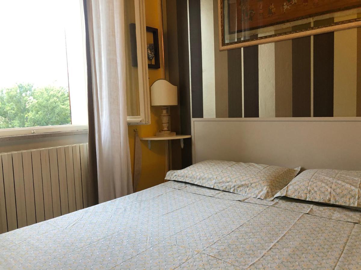 La Finestra Sul Fiume Bed & Breakfast ฟอสซอมโบรเน ภายนอก รูปภาพ