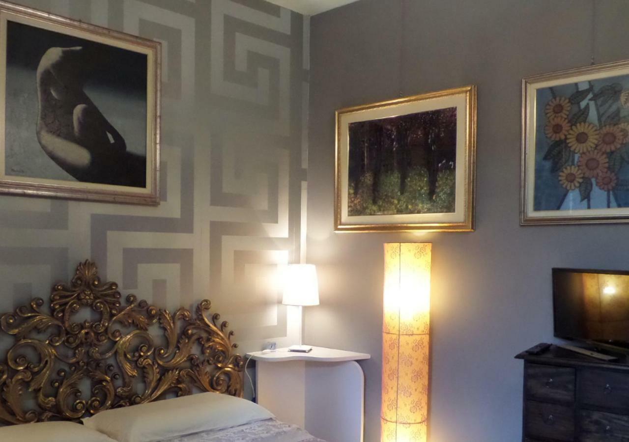 La Finestra Sul Fiume Bed & Breakfast ฟอสซอมโบรเน ภายนอก รูปภาพ