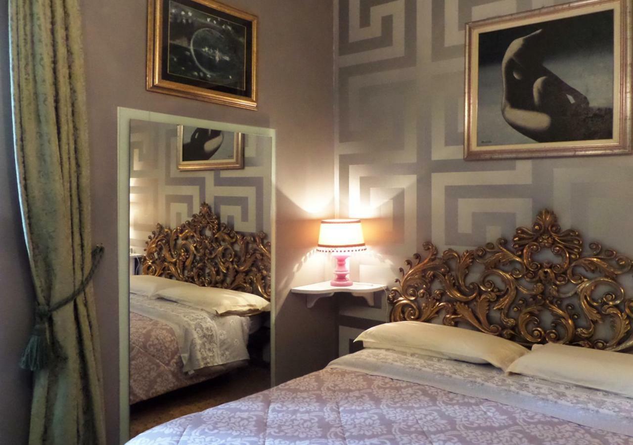 La Finestra Sul Fiume Bed & Breakfast ฟอสซอมโบรเน ภายนอก รูปภาพ