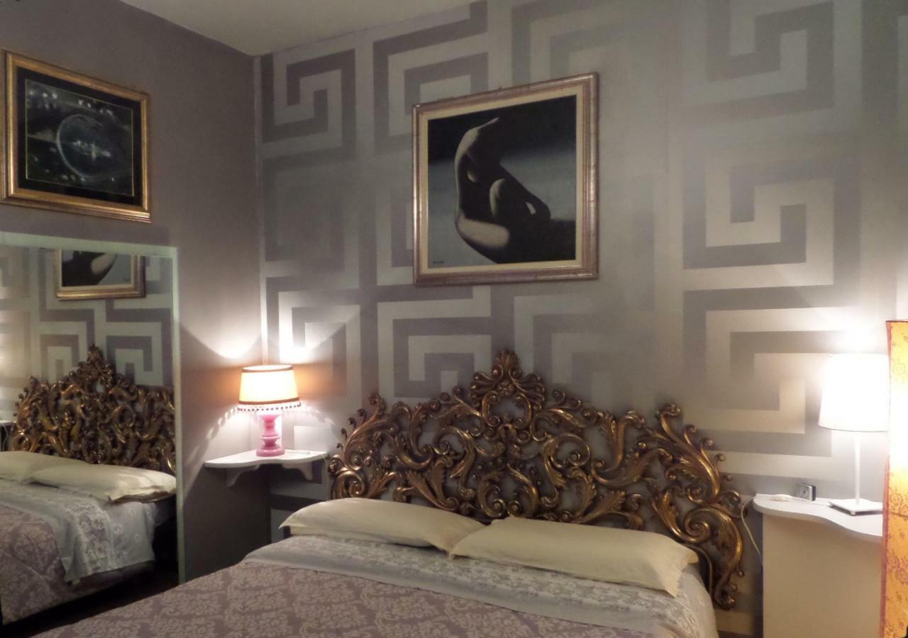 La Finestra Sul Fiume Bed & Breakfast ฟอสซอมโบรเน ภายนอก รูปภาพ