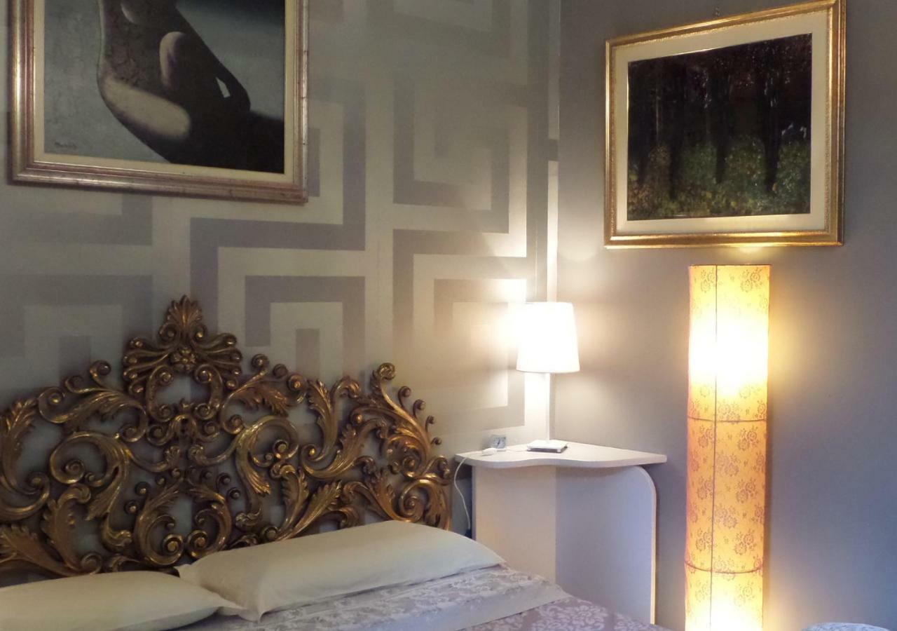 La Finestra Sul Fiume Bed & Breakfast ฟอสซอมโบรเน ภายนอก รูปภาพ